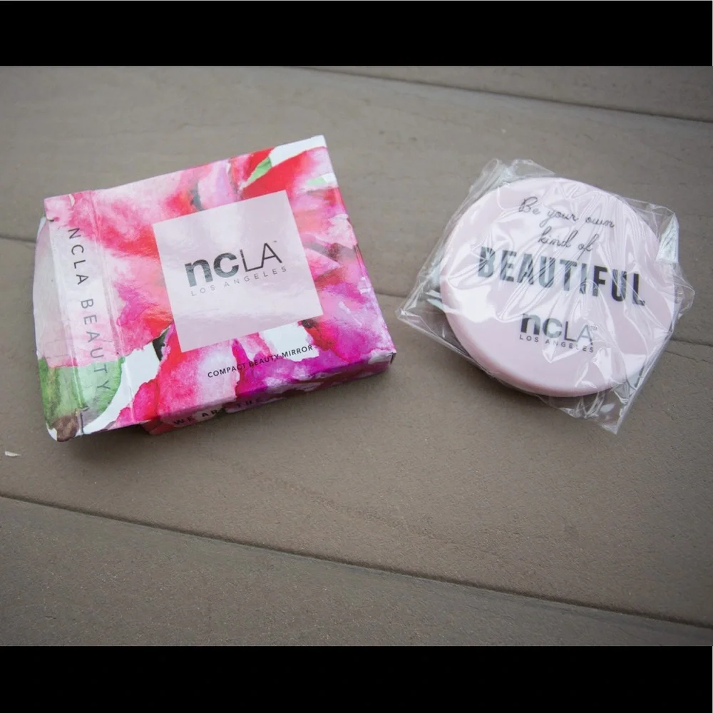 Compact travel mirror NWT perfect for a purse